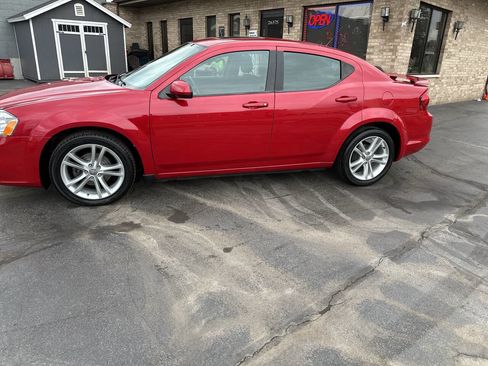 Used 2011 Dodge Avenger Heat FWD image 11