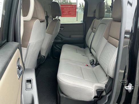 Used 2024 Nissan Frontier SV w/ Technology Package image 23