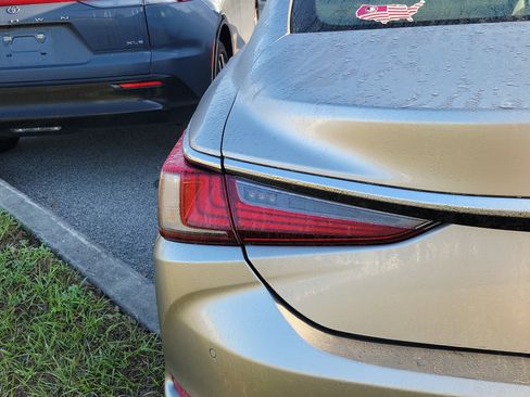 Used 2020 Lexus ES 350 w/ Premium Package image 20