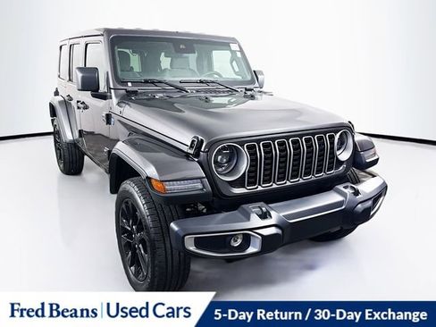 Used 2025 Jeep Wrangler Unlimited Sahara w/ Safety Group AWD/4WD image 1