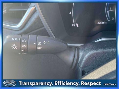 Used 2023 Toyota Corolla Cross XLE image 23