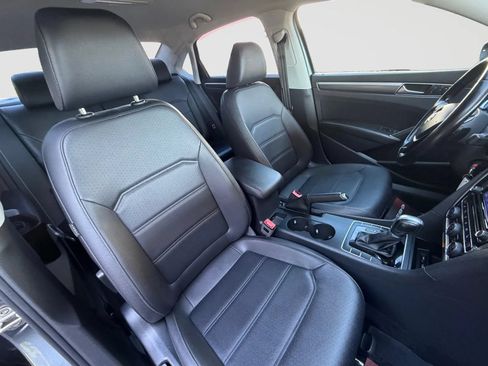 Used 2018 Volkswagen Passat 2.0T R-Line FWD image 21