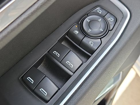 Used 2026 GMC Sierra 1500 SLT RWD image 16