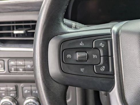 Used 2022 GMC Yukon SLT w/ SLT Premium Package image 10