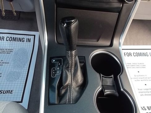 Used 2017 Toyota Camry LE FWD image 24
