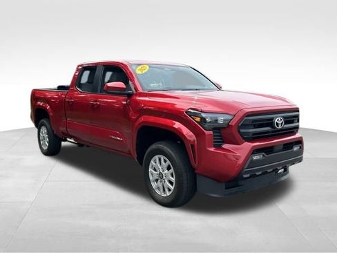 Used 2025 Toyota Tacoma SR5 AWD/4WD image 7