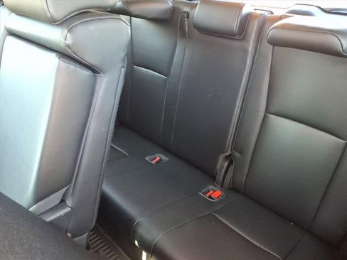 Used 2022 Toyota Highlander XLE image 16