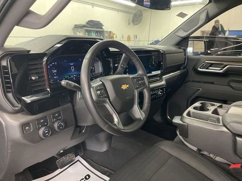 Used 2022 Chevrolet Silverado 1500 LT image 14