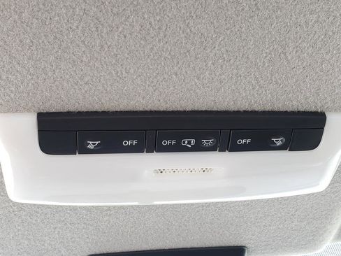 Used 2023 Nissan Kicks SV image 40