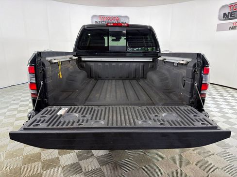 Used 2024 Nissan Frontier SV w/ SV Convenience Package RWD image 18