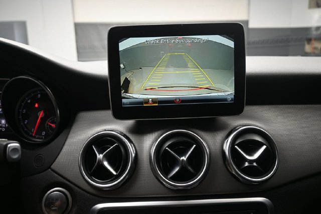 Certified 2020 Mercedes-Benz GLA 250 image 12