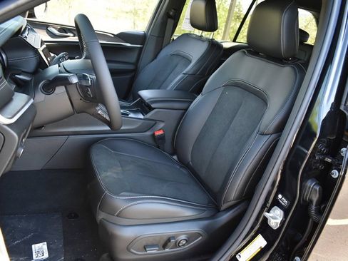 New 2026 Jeep Grand Cherokee Altitude AWD/4WD image 11