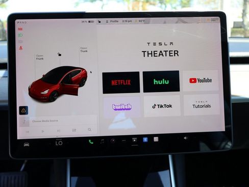 Used 2018 Tesla Model 3 Long Range RWD image 54