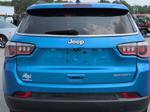 Used 2019 Jeep Compass Sport FWD image 4
