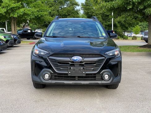 Used 2025 Subaru Outback Premium AWD/4WD image 2