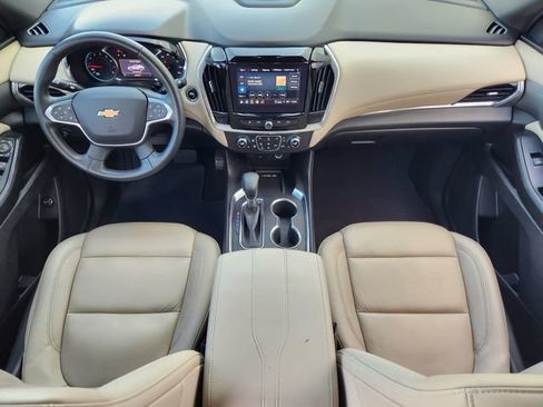 Used 2023 Chevrolet Traverse LT FWD image 25