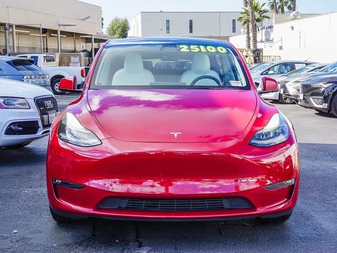 Used 2022 Tesla Model Y Performance image 2