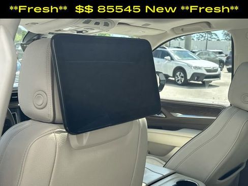 Used 2022 GMC Yukon Denali w/ Denali Ultimate Package AWD/4WD image 16