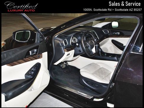 Used 2016 Nissan Maxima Platinum w/ Interior Lighting Package image 12