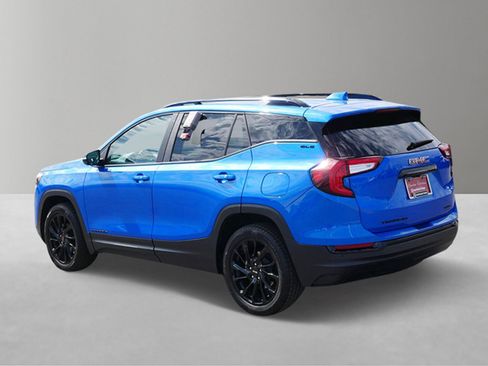 Used 2024 GMC Terrain SLE w/ Driver Convenience Package AWD/4WD image 5