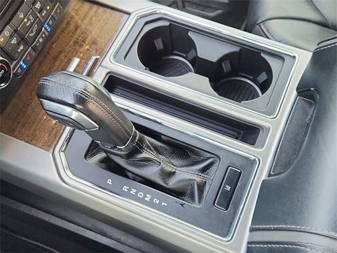 Used 2017 Ford F150 Platinum w/ Equipment Group 701A Luxury image 16