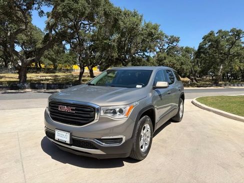 Used 2019 GMC Acadia SLE FWD image 2