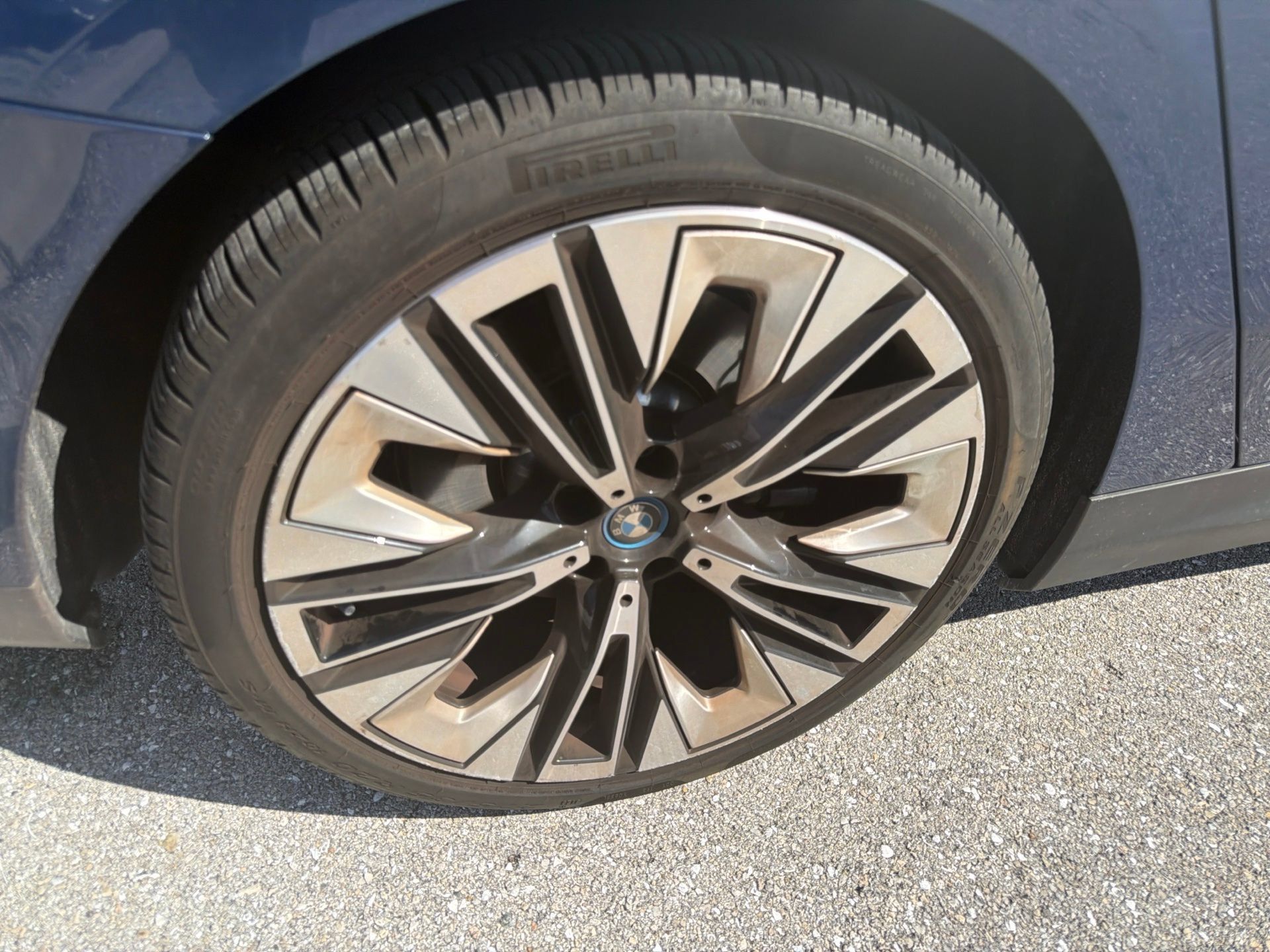 Used 2024 BMW i5 eDrive40i w/ Premium Package RWD image 19