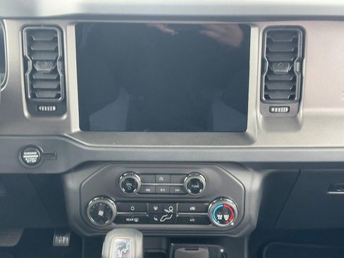New 2025 Ford Bronco 4-Door image 8