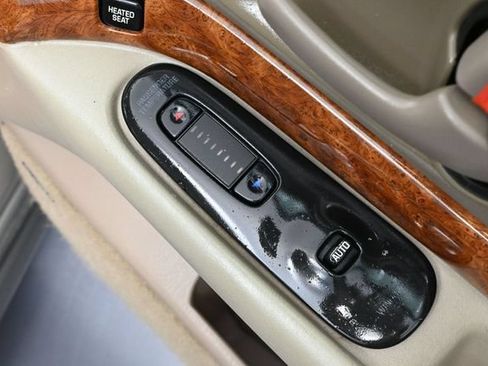 Used 2002 Buick Le Sabre Limited FWD image 46