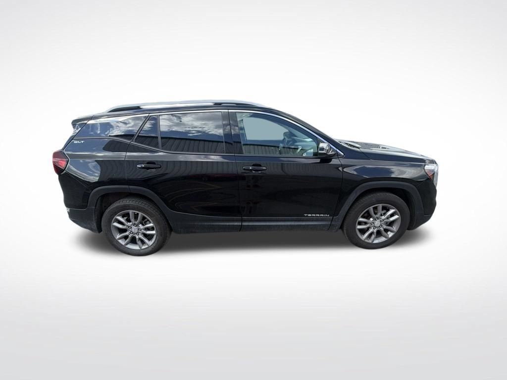 Used 2024 GMC Terrain SLT AWD/4WD image 7