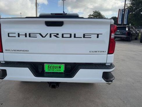 Used 2020 Chevrolet Silverado 1500 Custom w/ Custom Value Package RWD image 7