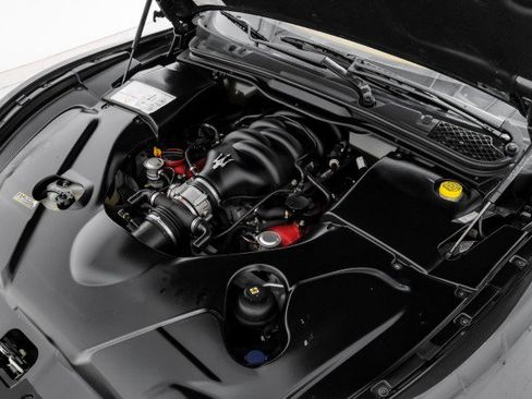 Used 2011 Maserati GranTurismo S RWD image 44