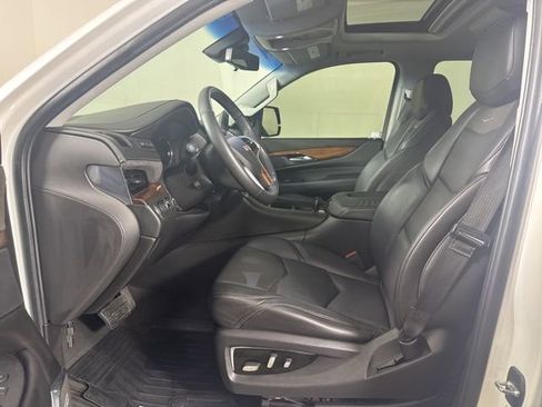 Used 2018 Cadillac Escalade Premium Luxury image 11