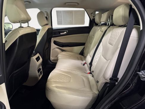 Used 2024 Ford Edge Titanium image 16
