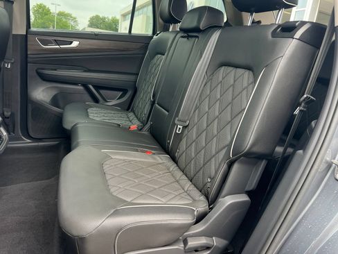 Certified 2024 Volkswagen Atlas SEL Premium R-Line AWD/4WD image 35