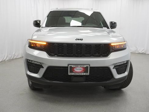 New 2025 Jeep Grand Cherokee Limited w/ Black Appearance Package image 7