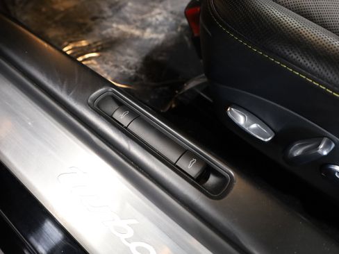Used 2011 Porsche 911 Turbo image 19