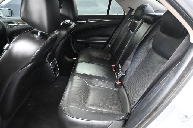 Used 2020 Chrysler 300 Limited RWD image 19