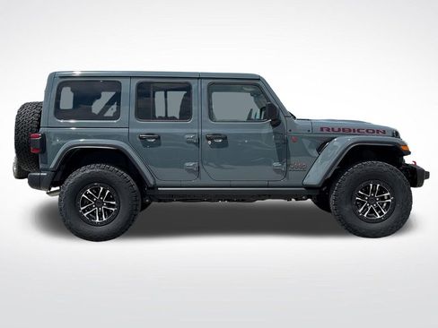 Used 2025 Jeep Wrangler Unlimited Rubicon AWD/4WD image 8