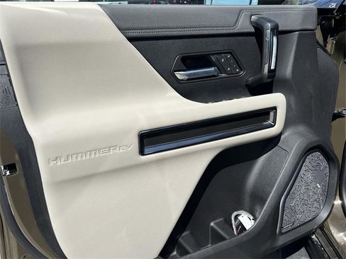 New 2026 GMC Hummer EV 4x4 Crew Cab image 9