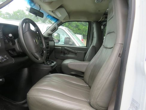 Used 2022 Chevrolet Express 2500 2500 Cargo w/ Driver Convenience Package image 15