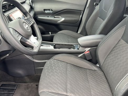 Used 2024 Nissan Kicks SV image 13
