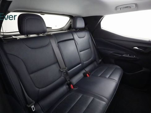 Used 2022 Chevrolet Bolt EUV Premier w/ Sun & Sound Package image 9