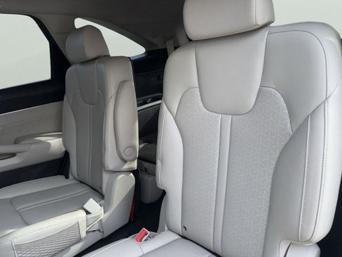 Certified 2022 Kia Sorento SX Prestige w/ Panoramic Sunroof Package image 14