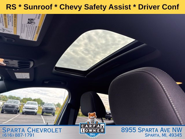 Used 2025 Chevrolet Trax RS w/ Sunroof Package FWD image 13