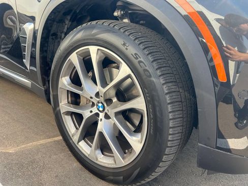 Used 2024 BMW X5 xDrive40i w/ Premium Package AWD/4WD image 4