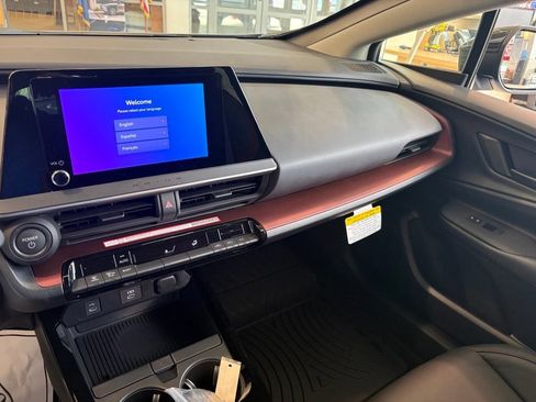 New 2026 Toyota Prius Plug-In Hybrid FWD image 39