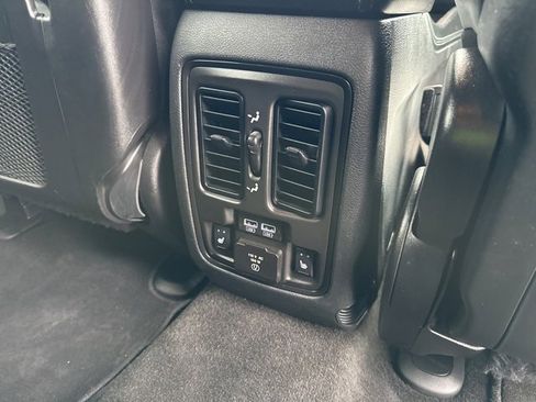 Used 2022 Dodge Durango GT image 12