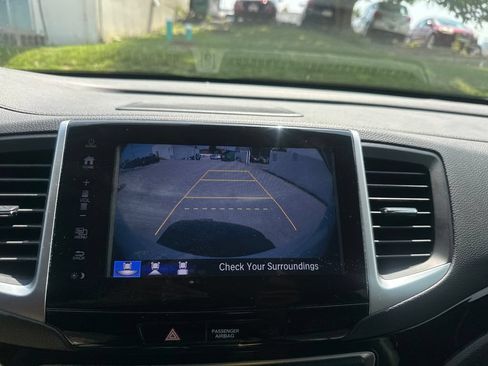 Used 2017 Honda Pilot Touring image 14