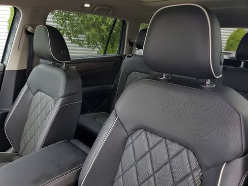 Used 2024 Volkswagen Atlas SEL Premium R-Line AWD/4WD image 17